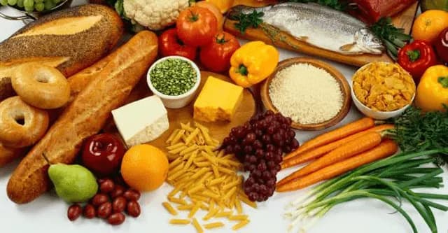 Cortar carboidratos leva à redução de peso?